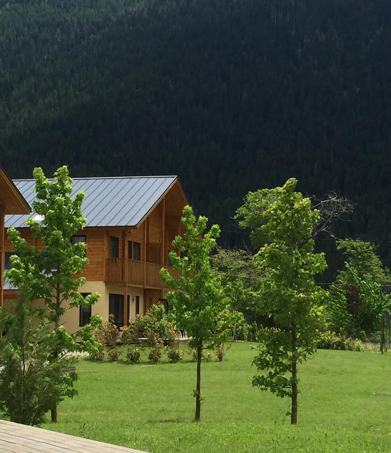 Les Chalets Fleurs De France - Kota Saint-Dalmas Exterior photo