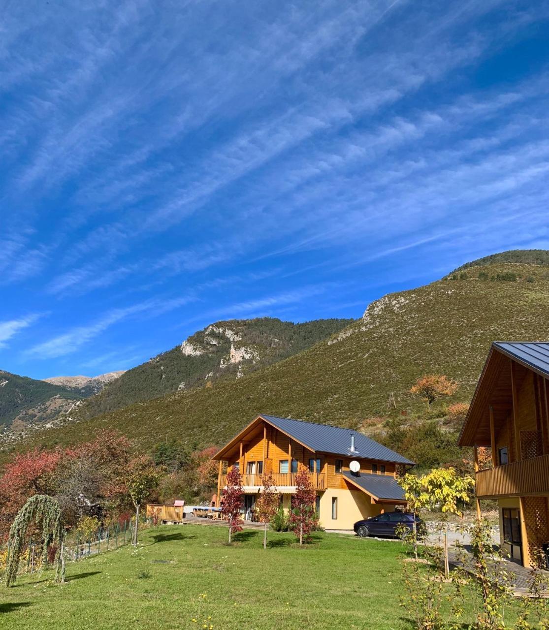 Les Chalets Fleurs De France - Kota Saint-Dalmas Exterior photo