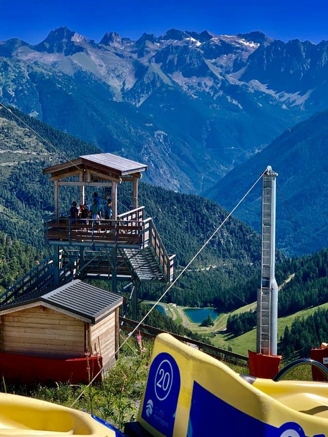 Les Chalets Fleurs De France - Kota Saint-Dalmas Exterior photo